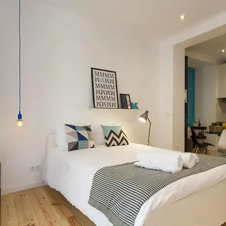 Modern Studio Baixa Chiado Lisbon- Blue Лиссабон