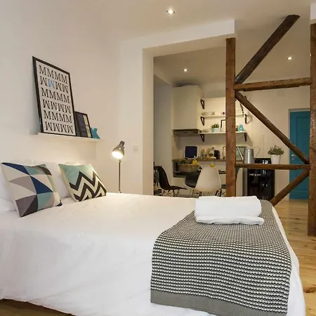 Modern Studio Baixa Chiado Lisbon- Blue Апартаменты Лиссабон